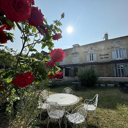 Hotel De France Et De Russie Thiviers Esterno foto