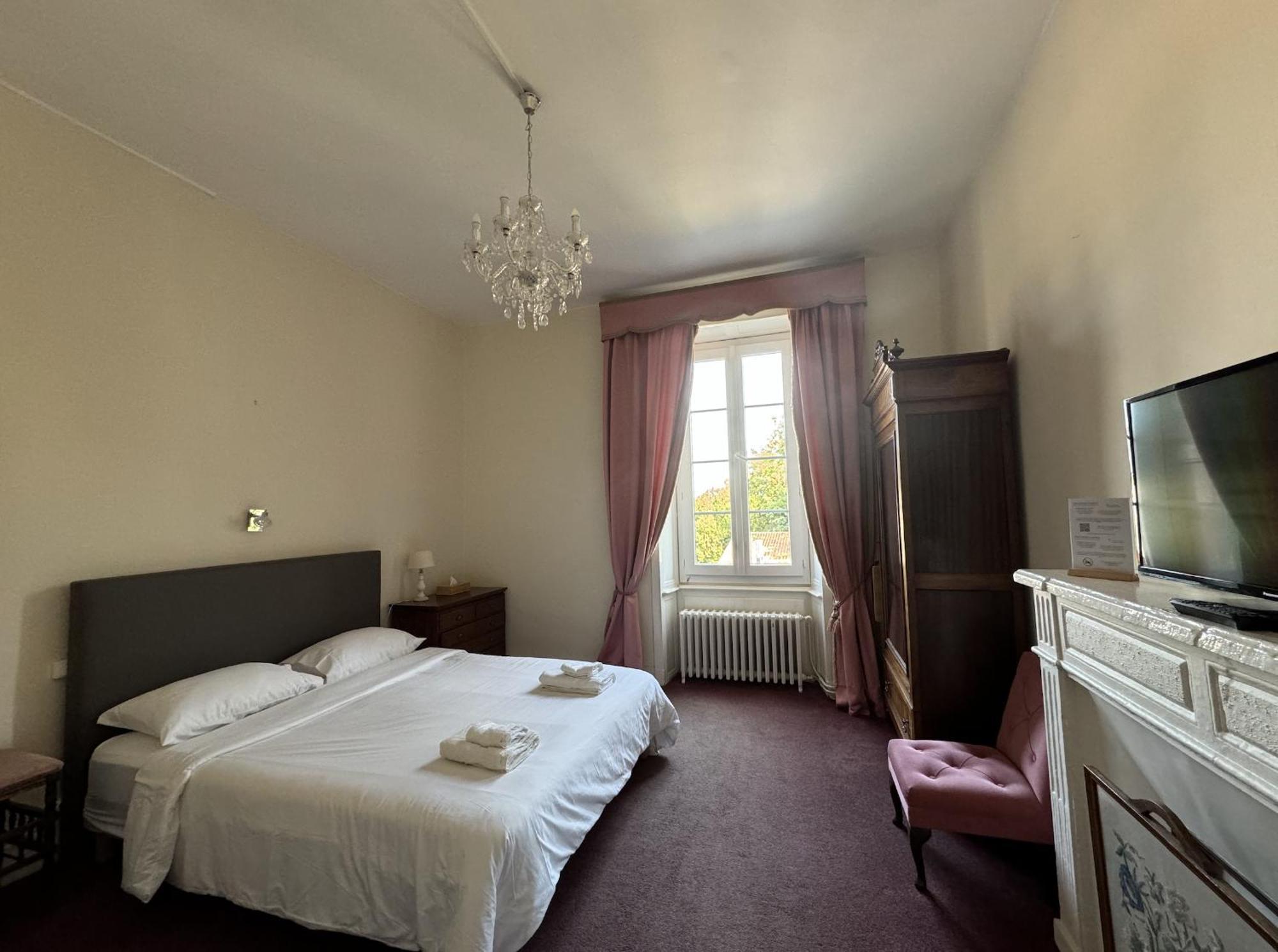 Hotel De France Et De Russie Thiviers Esterno foto